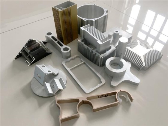 高精度鋁型材切割機(jī) 高精度鋁型材切割機(jī)